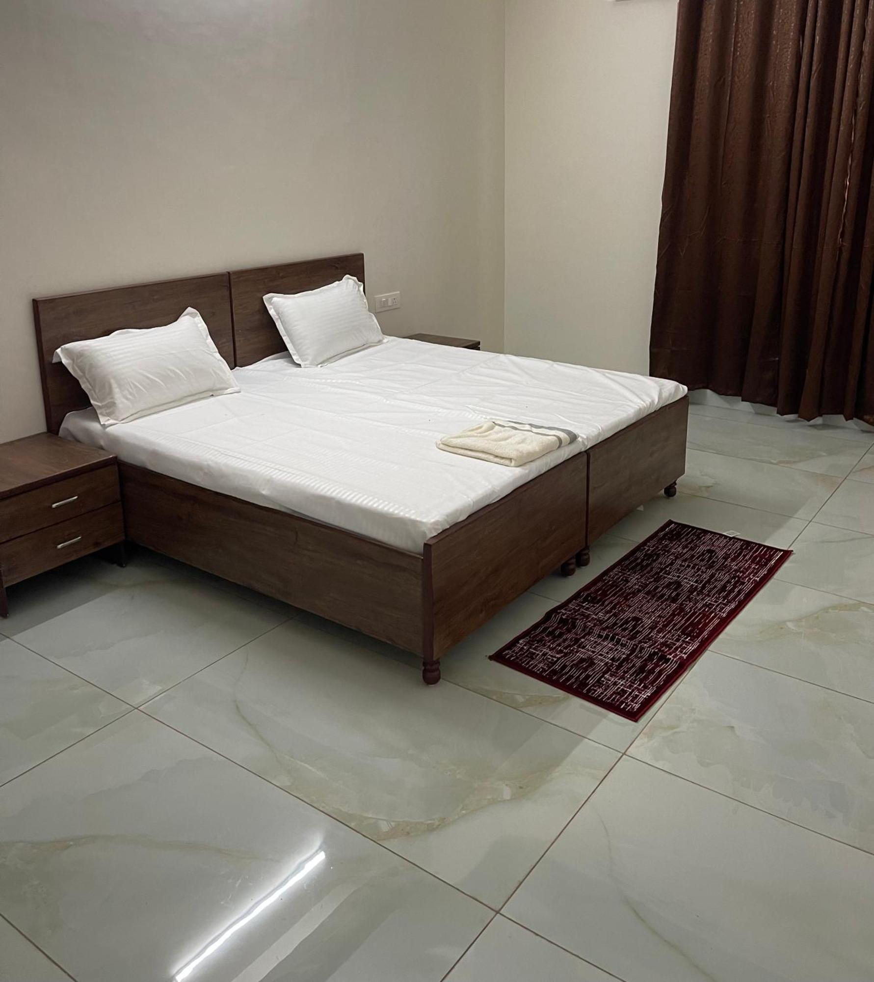 Shrinath Residency Hotel Greater Noida Exterior photo