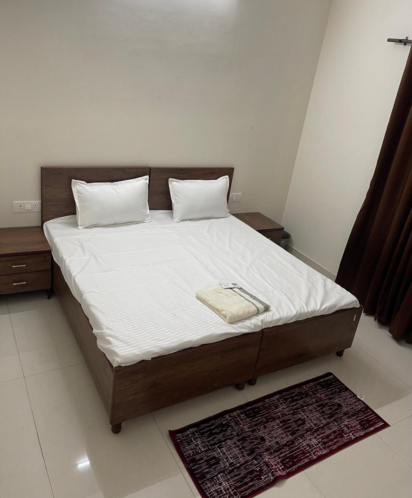 Shrinath Residency Hotel Greater Noida Exterior photo